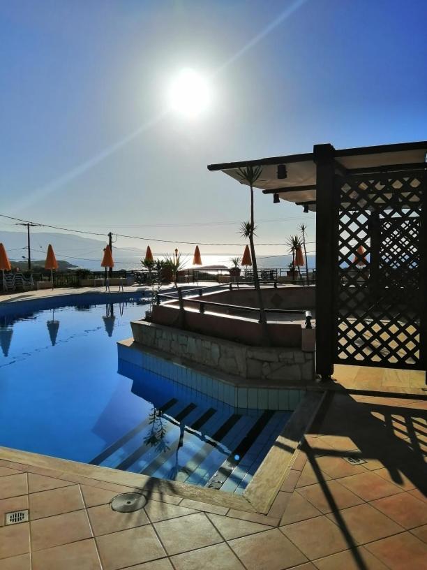Bella Vista Hotel "By Checkin" Херсонисос Екстериор снимка