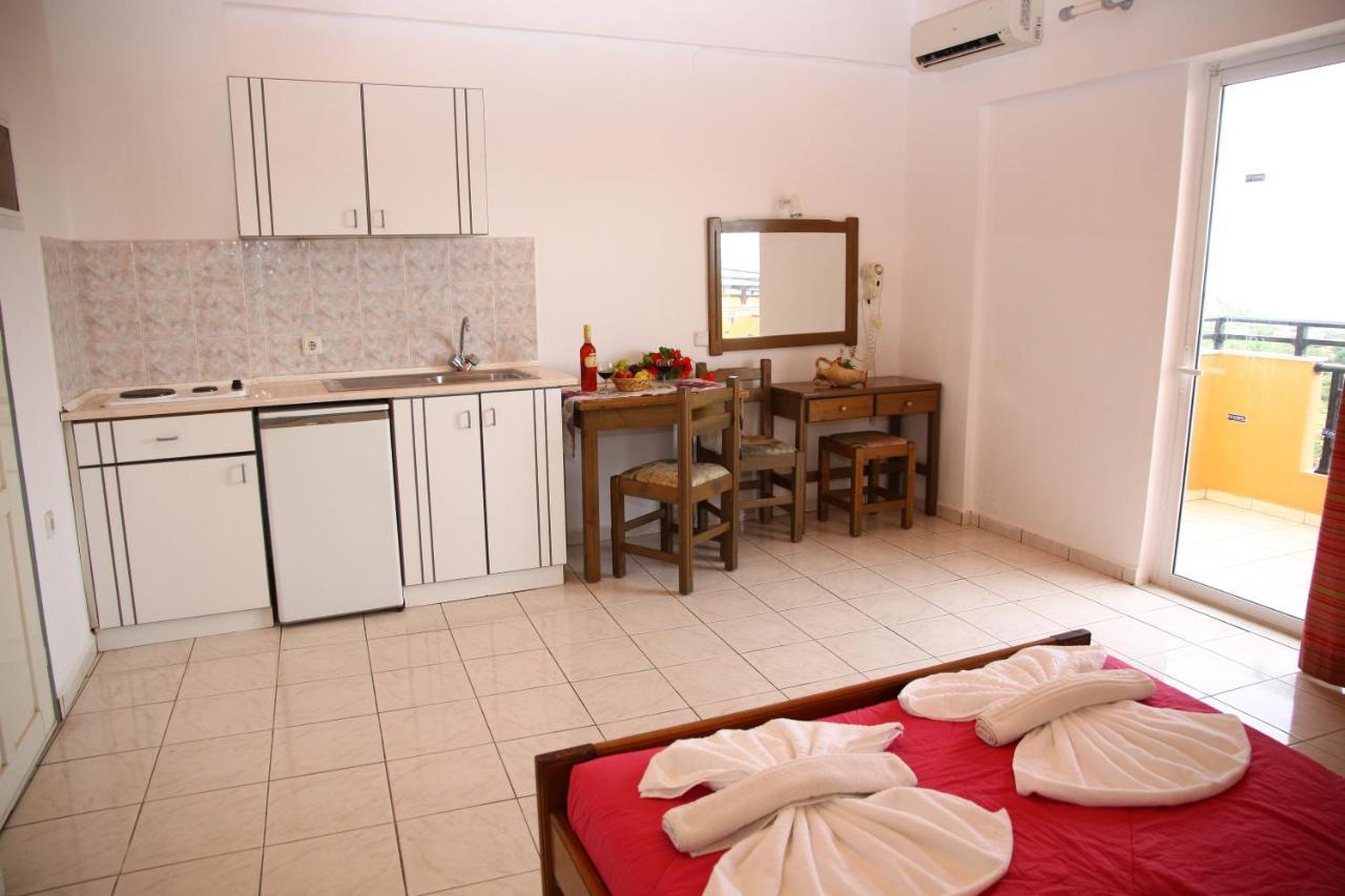 Bella Vista Hotel "By Checkin" Херсонисос Екстериор снимка