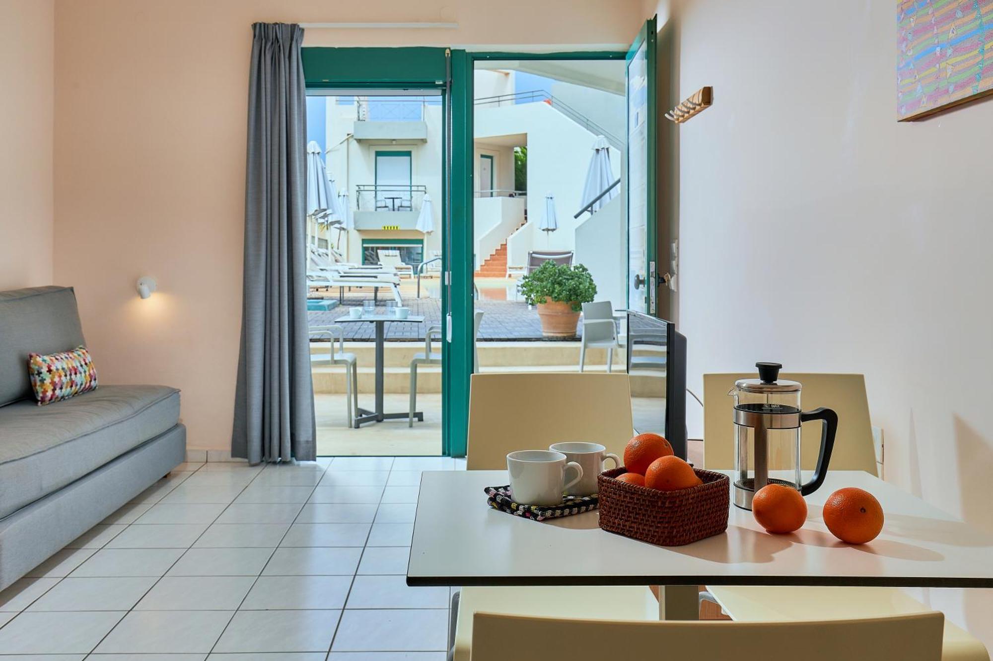 Bella Vista Hotel "By Checkin" Херсонисос Екстериор снимка