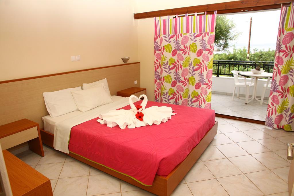 Bella Vista Hotel "By Checkin" Херсонисос Екстериор снимка