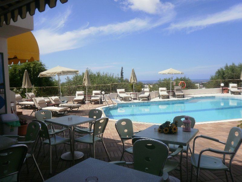 Bella Vista Hotel "By Checkin" Херсонисос Екстериор снимка