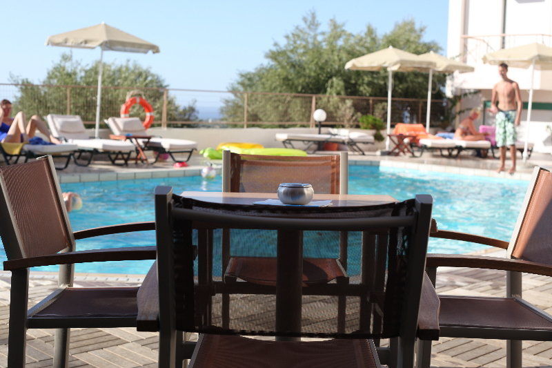 Bella Vista Hotel "By Checkin" Херсонисос Екстериор снимка